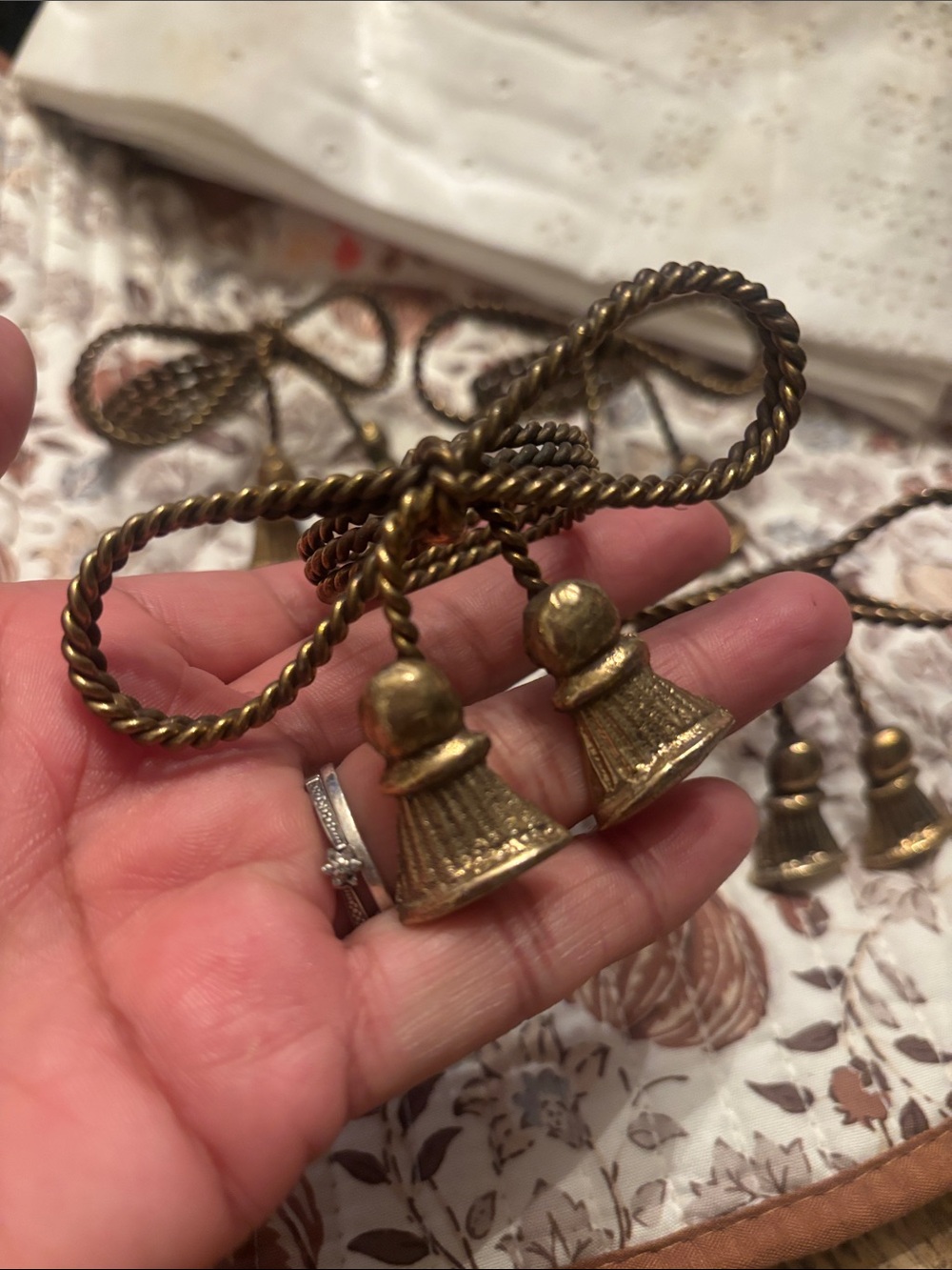 ❤️… 1960s Vintage twisted coiled brass napkin ring Set 4